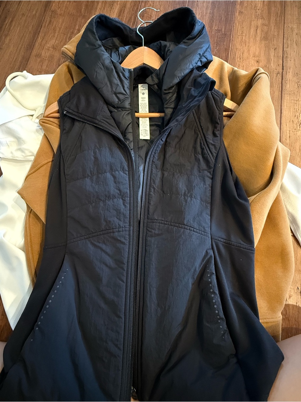 lululemon another mile Black Quilted Hooded Vest - xs